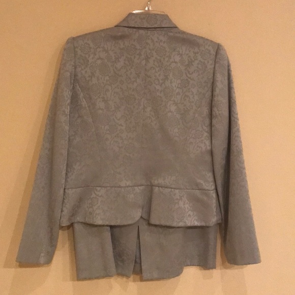 Tahari women’s 2 piece suit - Picture 6 of 8